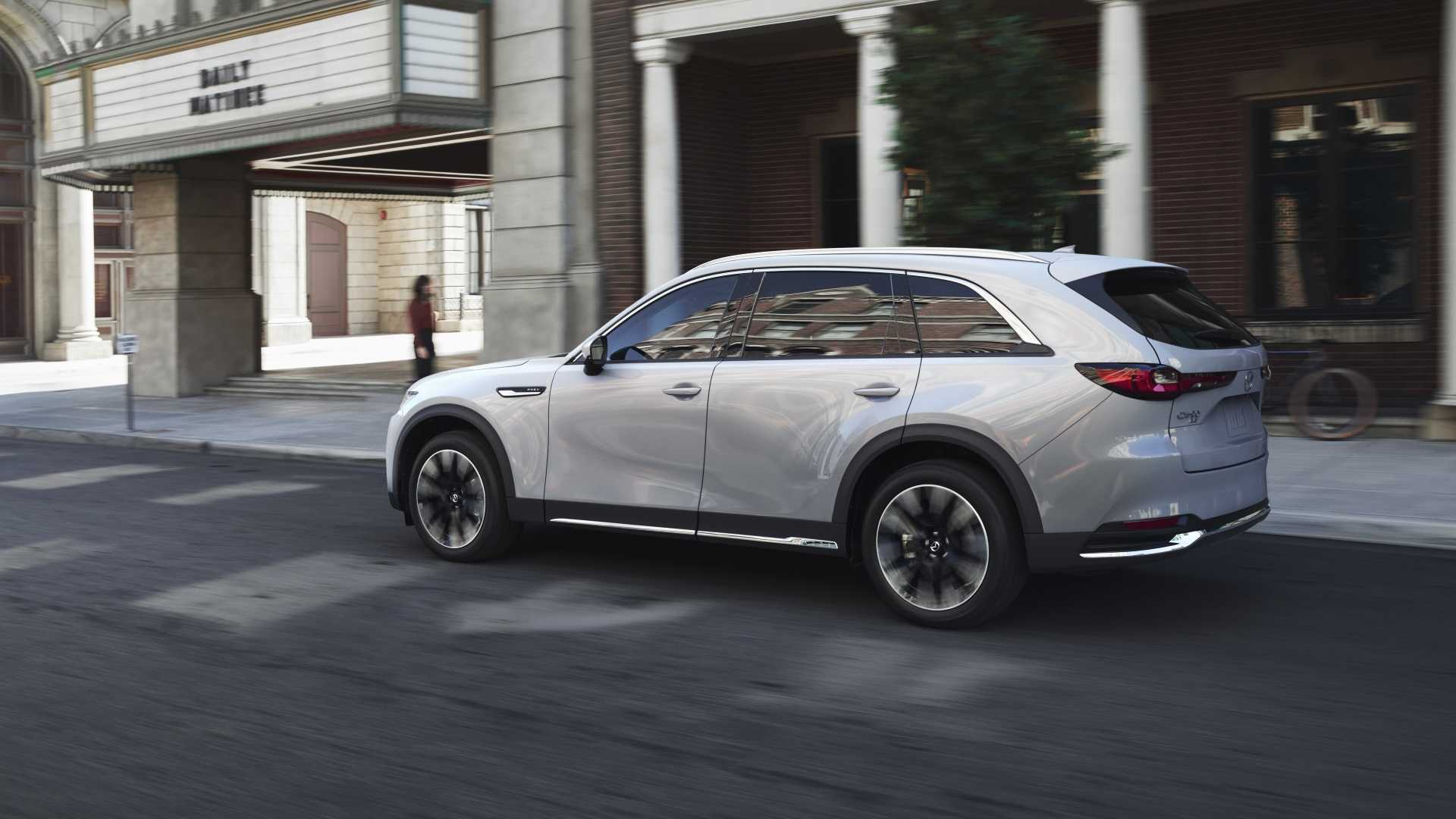 Rear 3/4 shot of a 2024 Mazda CX-90