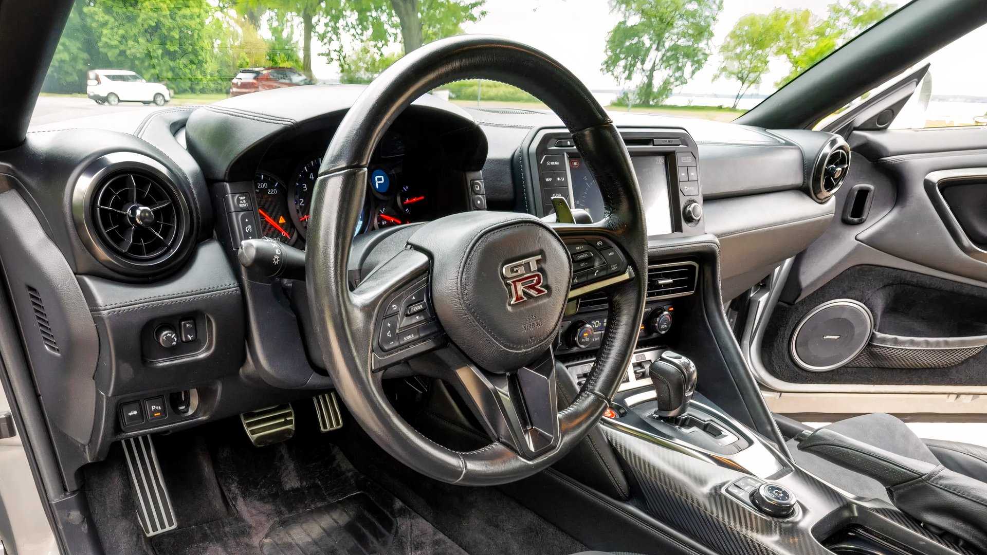 2017 Nissan GT-R R35 interior