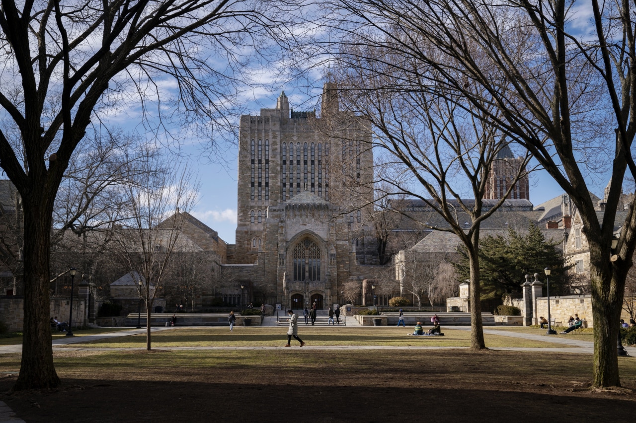 Yale faces rising pressure to resist a settlement with the Trump administration