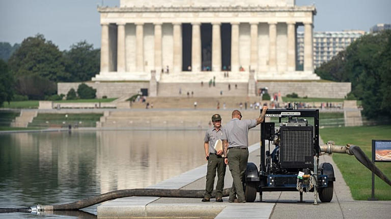 Crews drain Lincoln Memorial Reflecting Pool again as part of troubled ...