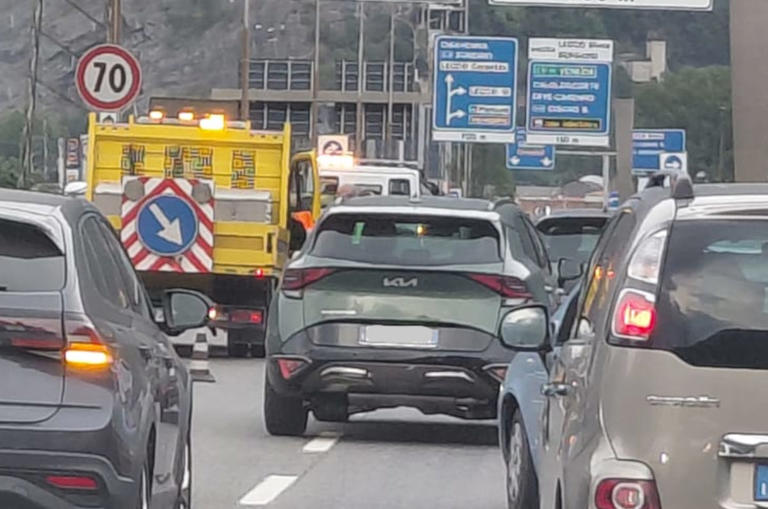 SS36. Incidente sul ponte Manzoni, lunghe code verso Lecco