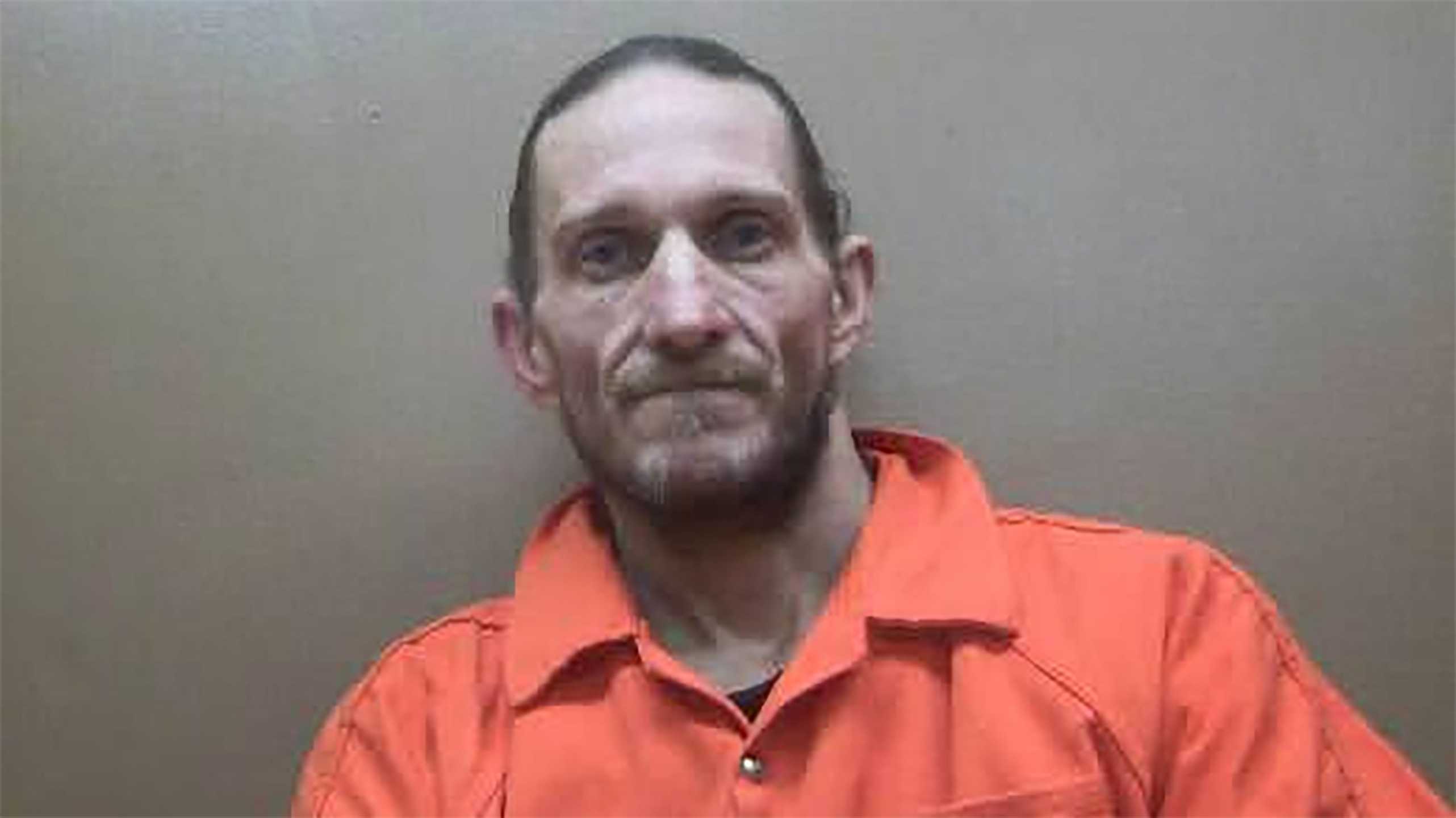 Adams County inmate escapes by walking away from trash detail