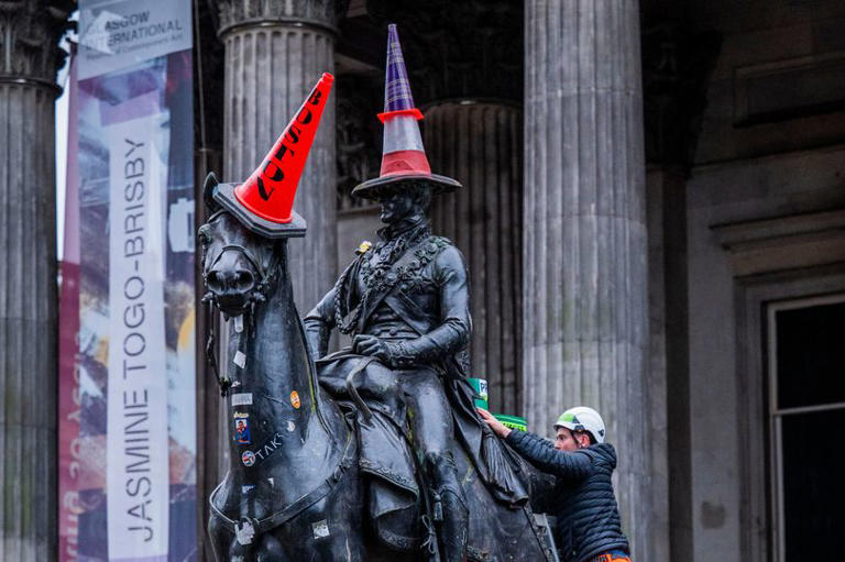 Boston mayor reveals Duke of Wellington traffic cone will be flown over ...