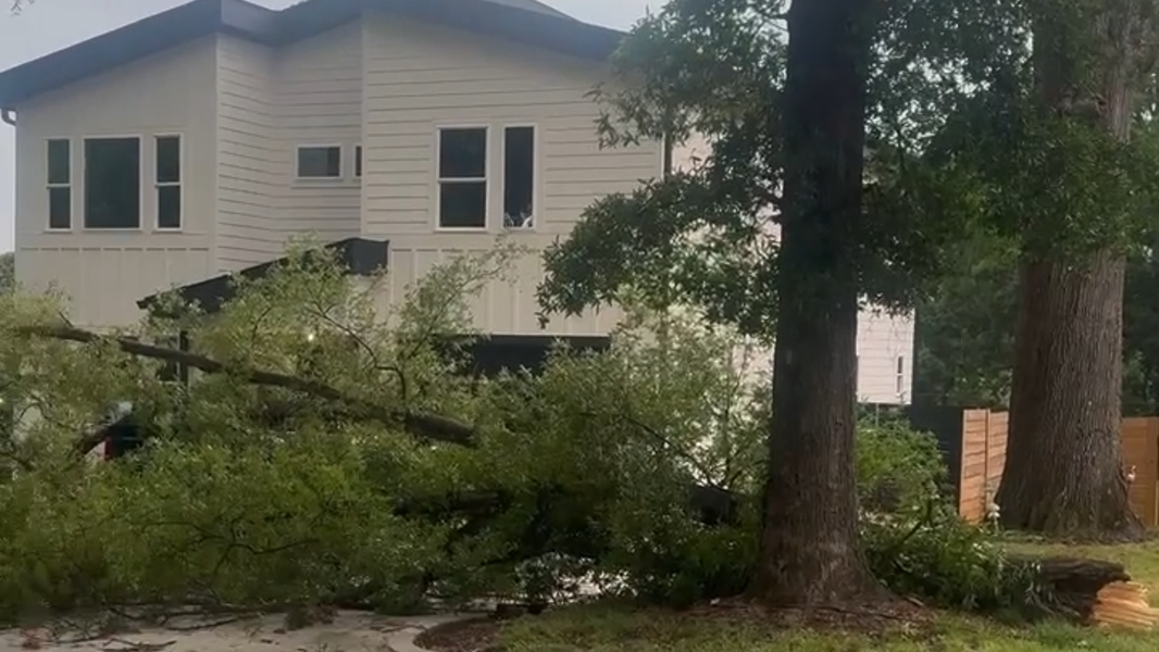 Late afternoon storm on Friday knocks out power for thousands across ...