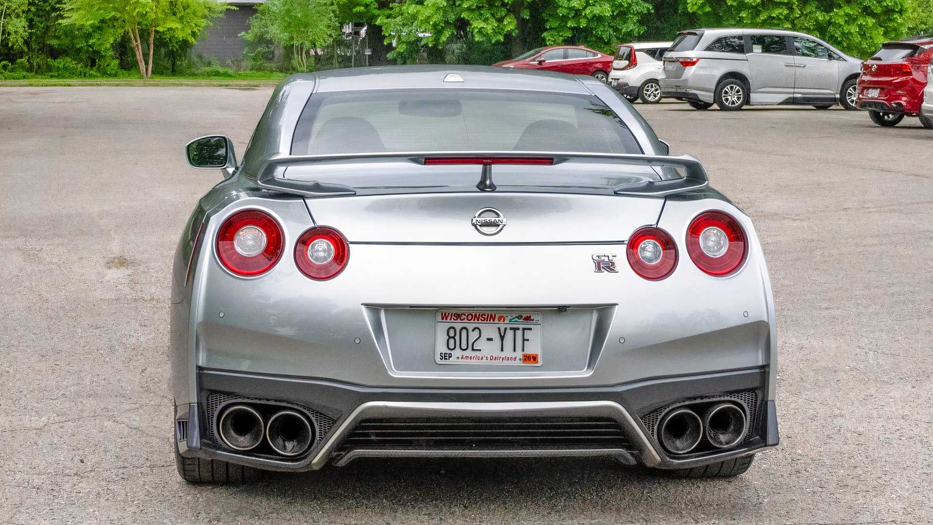 2017 Nissan GT-R R35 rear