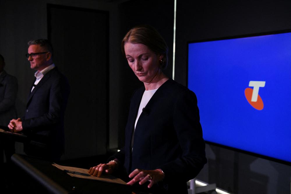 'People could have lost their lives': Telstra's apologies fail to quell outage anger