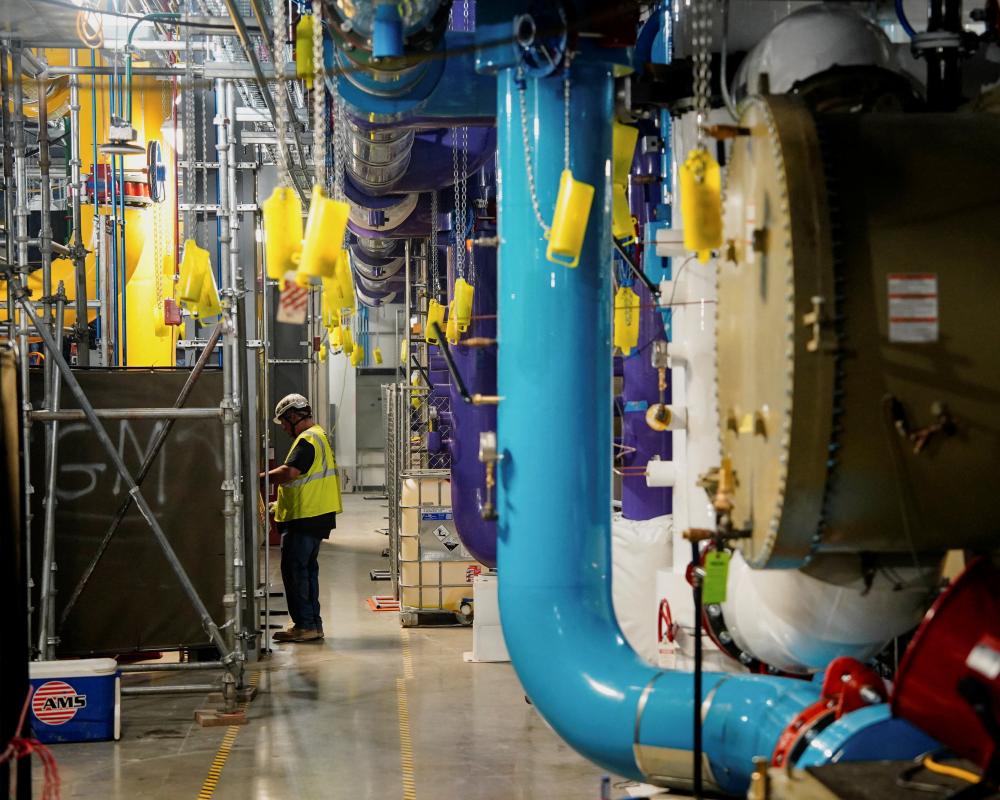 Datacentres drive up carbon emissions of Microsoft, Amazon and Google to a third of those of France