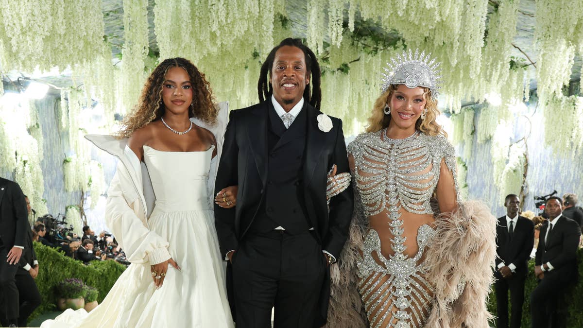 Jay-Z brings out Beyoncé and Blue Ivy for surprise performances at tour ...