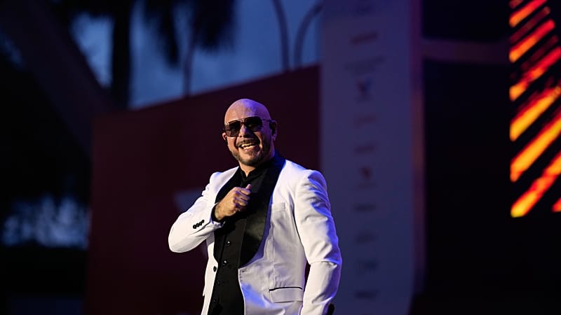 US rapper Pitbull sets record for largest gathering of people wearing ...