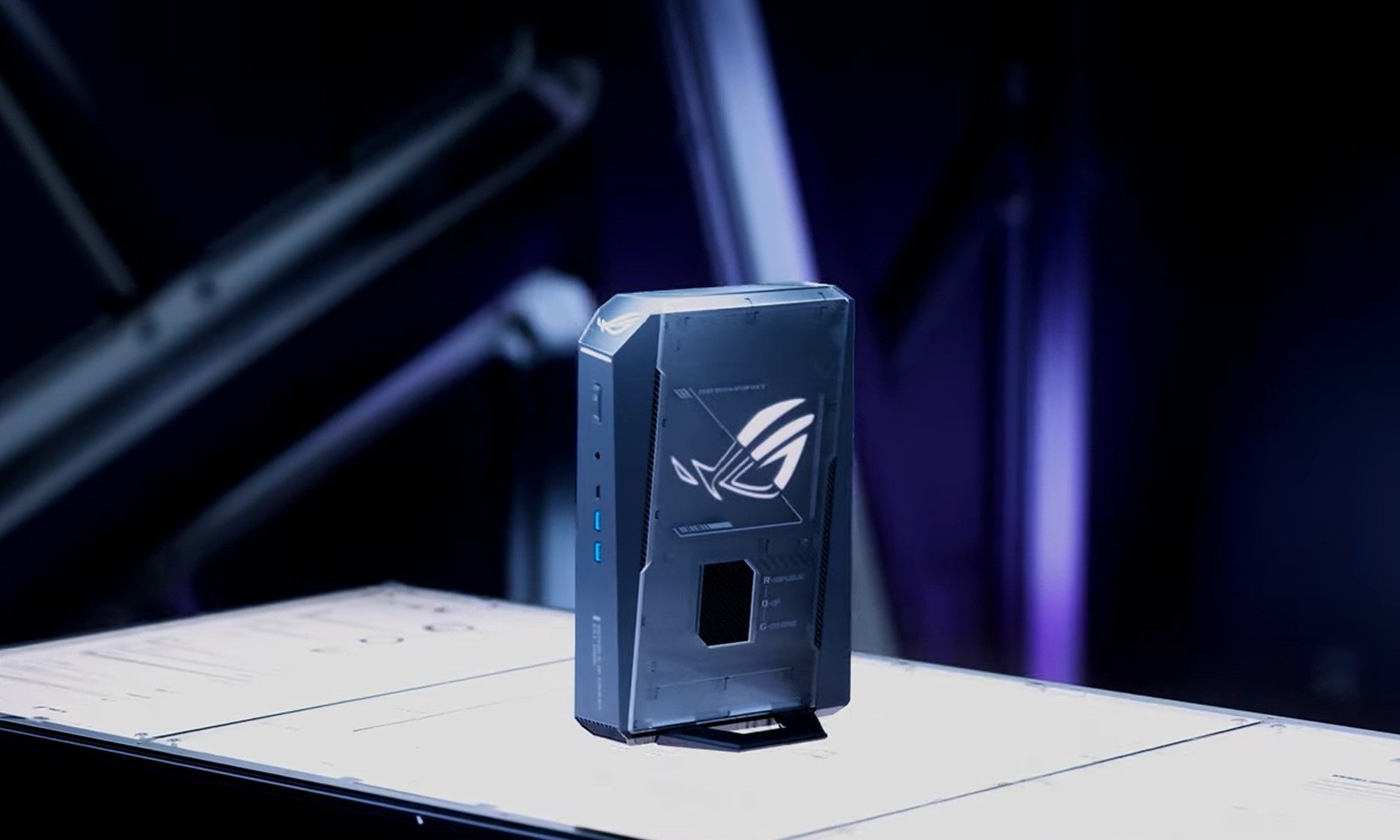 Asus made a tiny AMD gaming beast, and the price is its scariest part