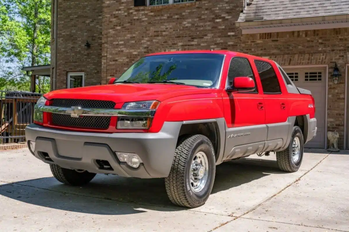 2002 chevy avalanche 2500 image 2