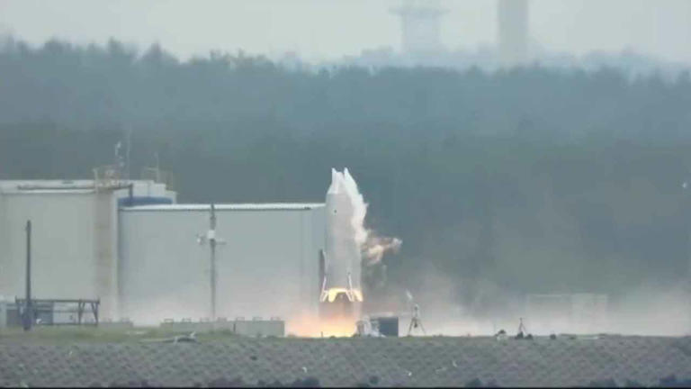 New Japanese reusable rocket completes controlled 40-second flight