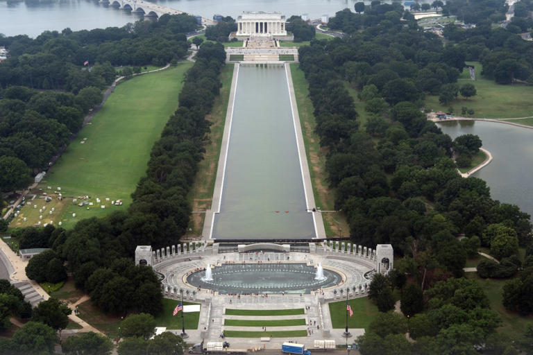 Lincoln Memorial Reflecting Pool drained once more amid ongoing repair