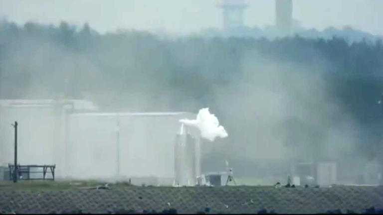 New Japanese reusable rocket completes controlled 40-second flight