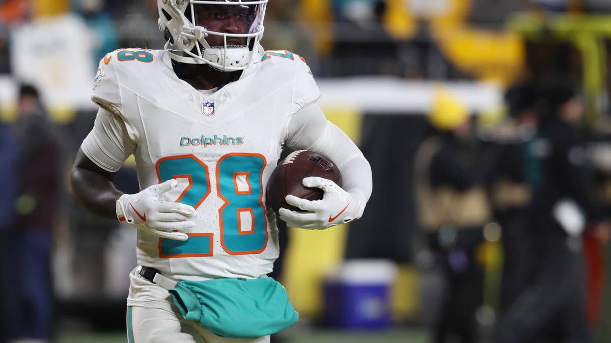 De'Von Achane falls to tier 3 even as Dolphins offense bends toward him