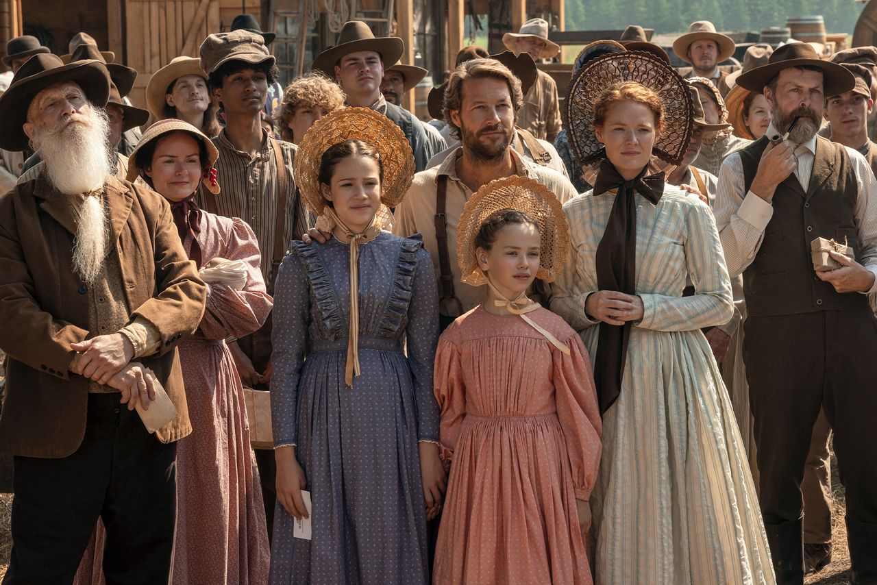 Skywalker Hughes as Mary Ingalls, Luke Bracey as Charles Ingalls, Alice Halsey as Laura Ingalls, Crosby Fitzgerald as Caroline Ingalls in episode 103 of Little House on the Prairie