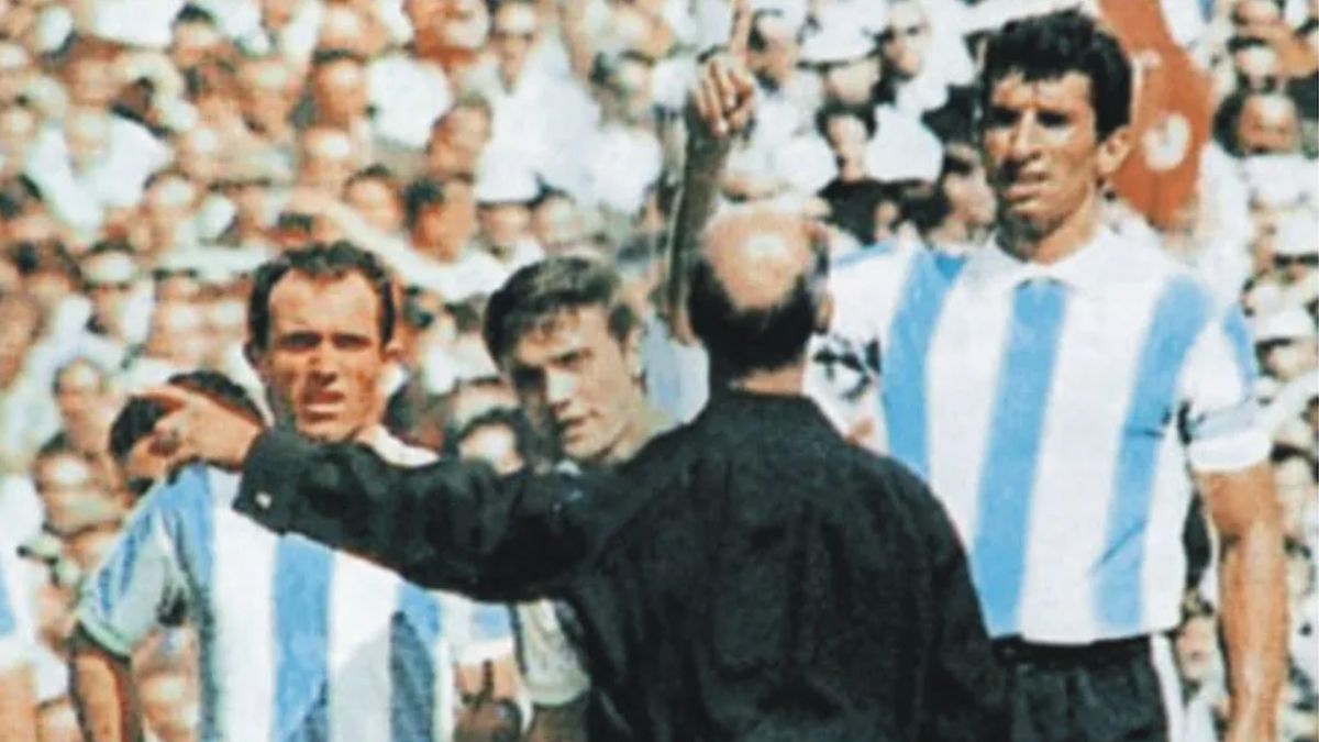 Murió Antonio Ubaldo Rattín: el ídolo de Boca que fue capitán de ...