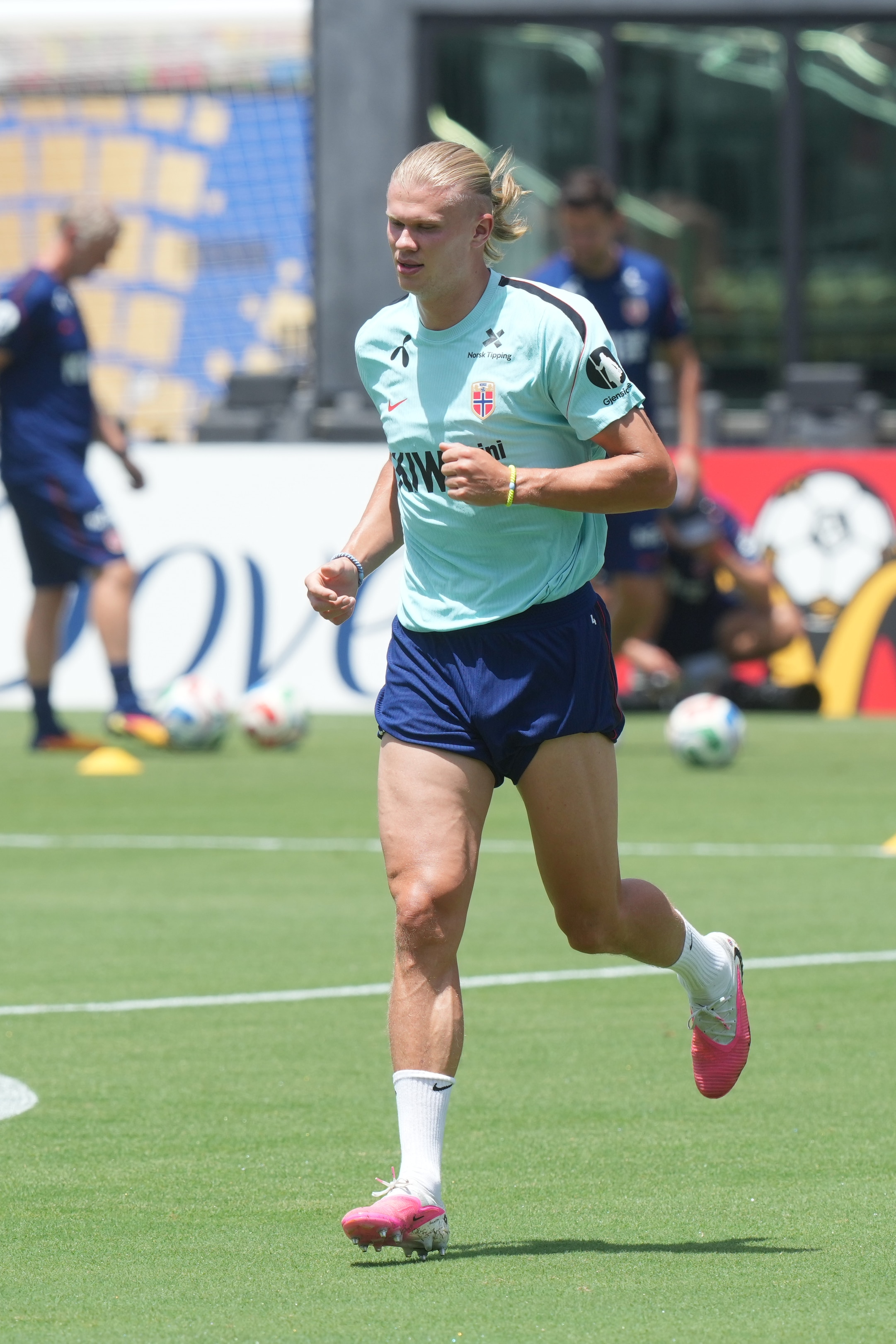 Harry Kane vs Erling Haaland: Who's better? England captain plays down ...
