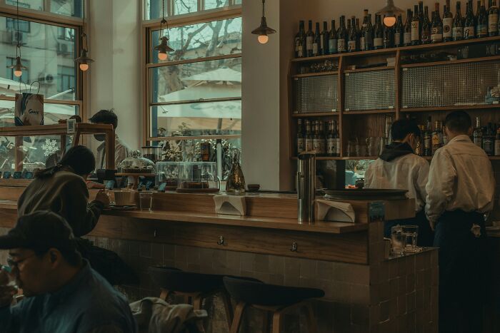53 Things Bartenders Overheard That They Wish They Could Forget