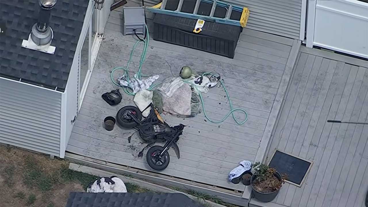 An e-bike battery exploded and set an apartment ablaze, injuring five ...