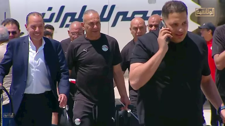 لحظة وصول لاعبي منتخب مصر (9)