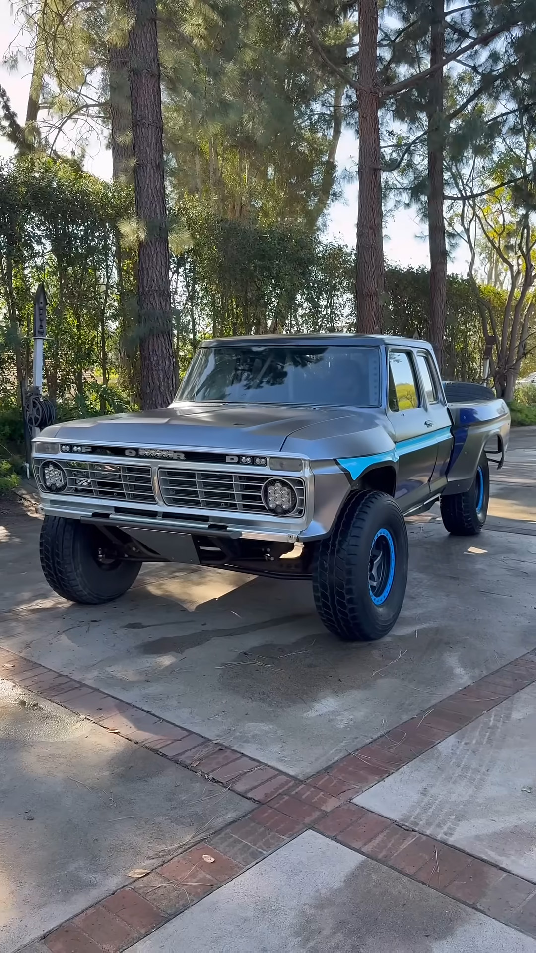 An extreme look at this modified F100 truck