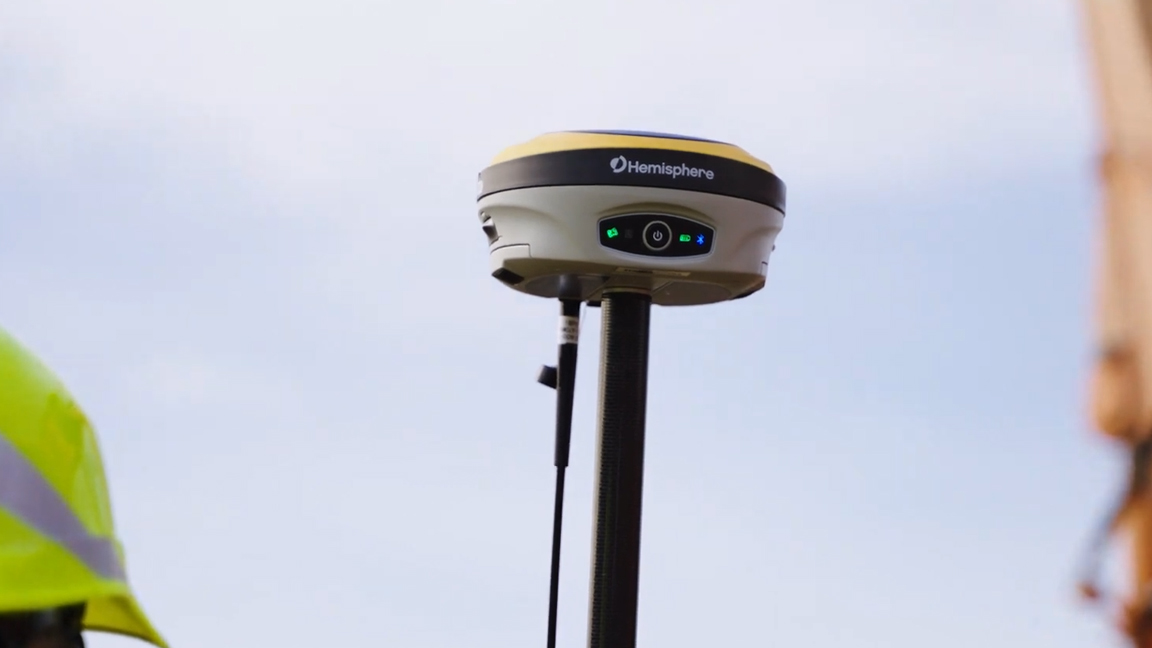 Advanced GNSS machine control system for precision excavation