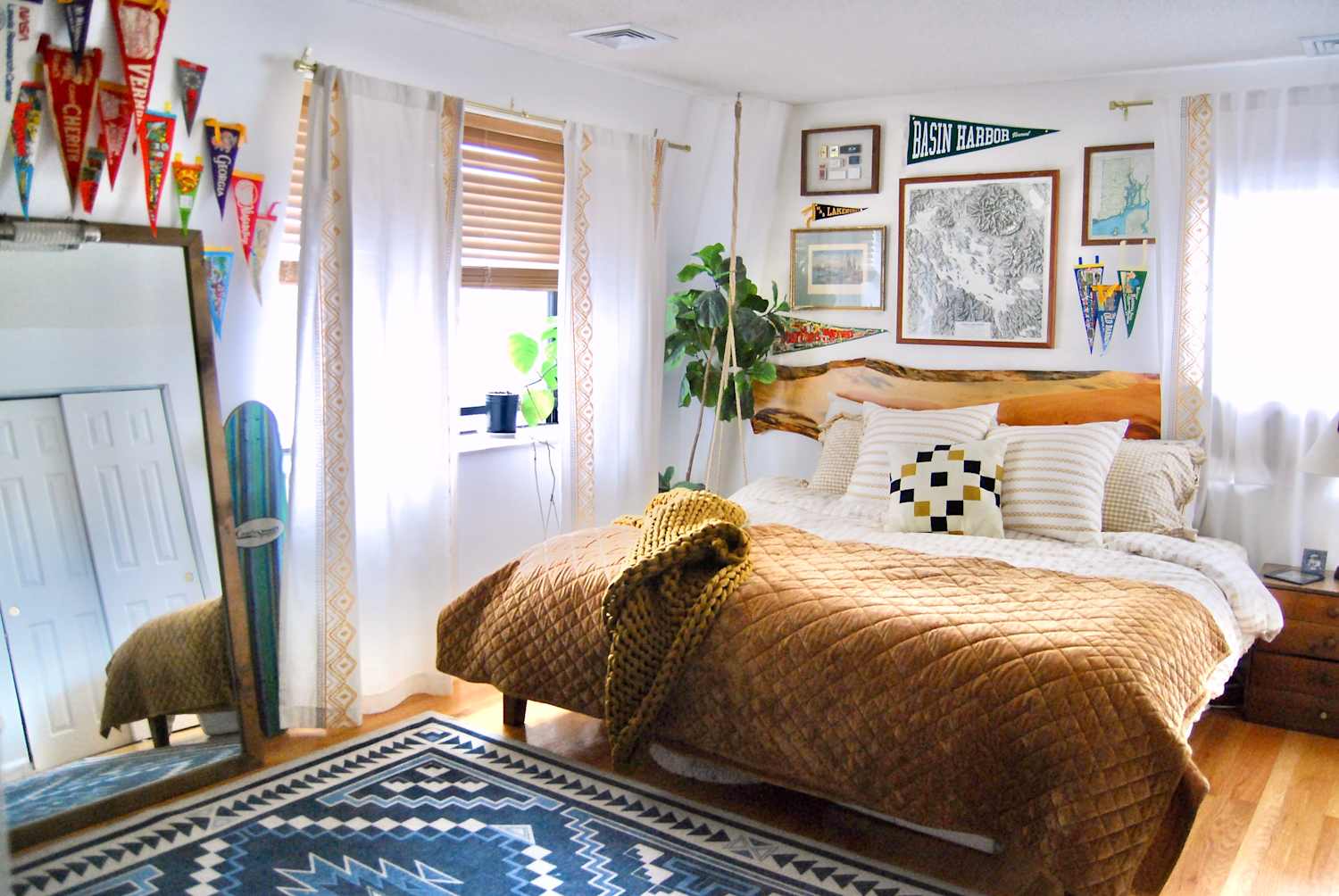 This $6 IKEA Plate Holder Works Even Better for Bedroom Storage