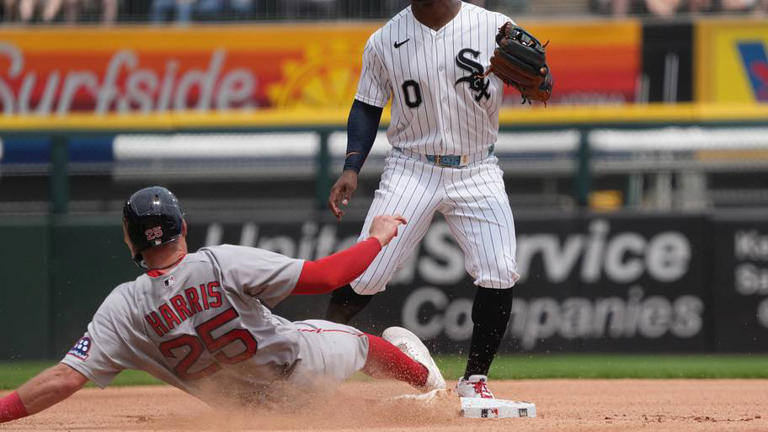 Red Sox's latest roster moves create rare short bench vs. Mets