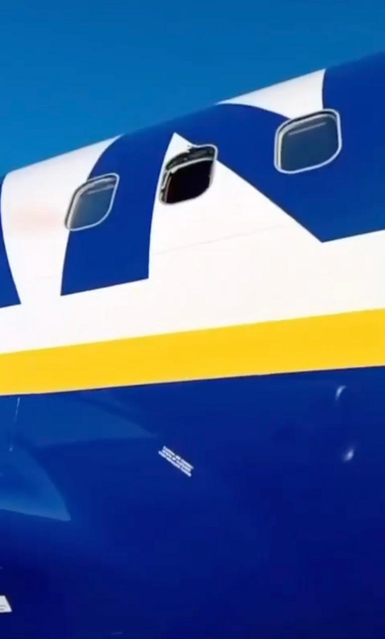 New footage shows damaged engine on horror Ryanair flight where ...