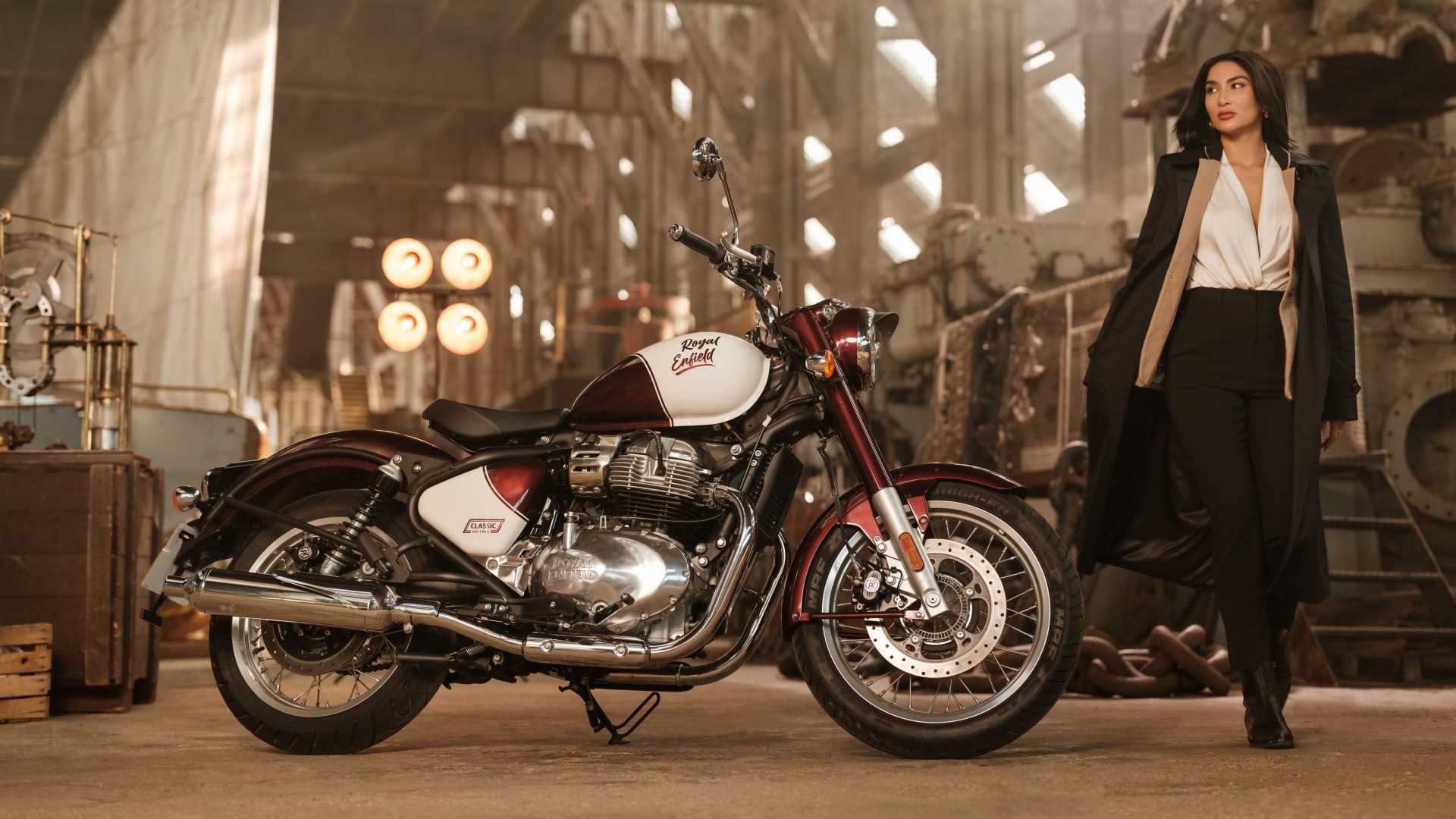 Royal Enfield Classic 650 Vallam Red side profile view