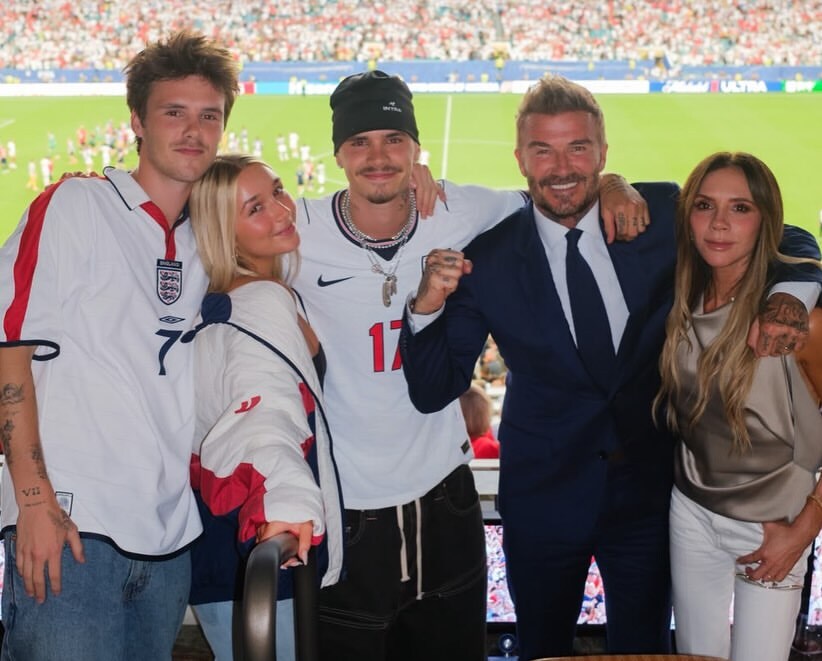 Gia đình David Beckham mừng tuyển Anh chiến thắng