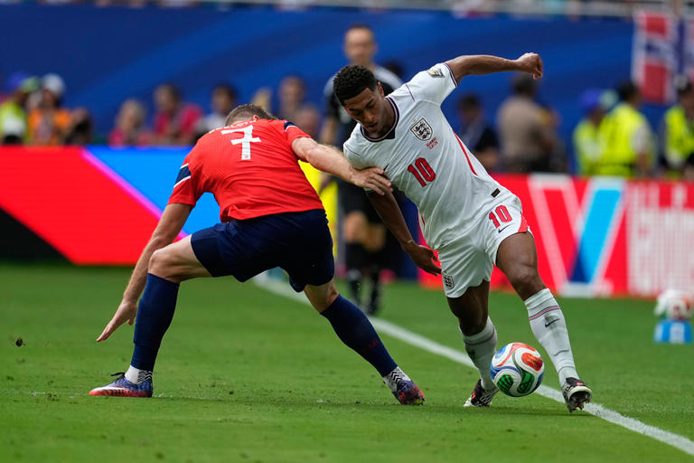 England scores in World Cup match with Norway after ball appears to hit ...
