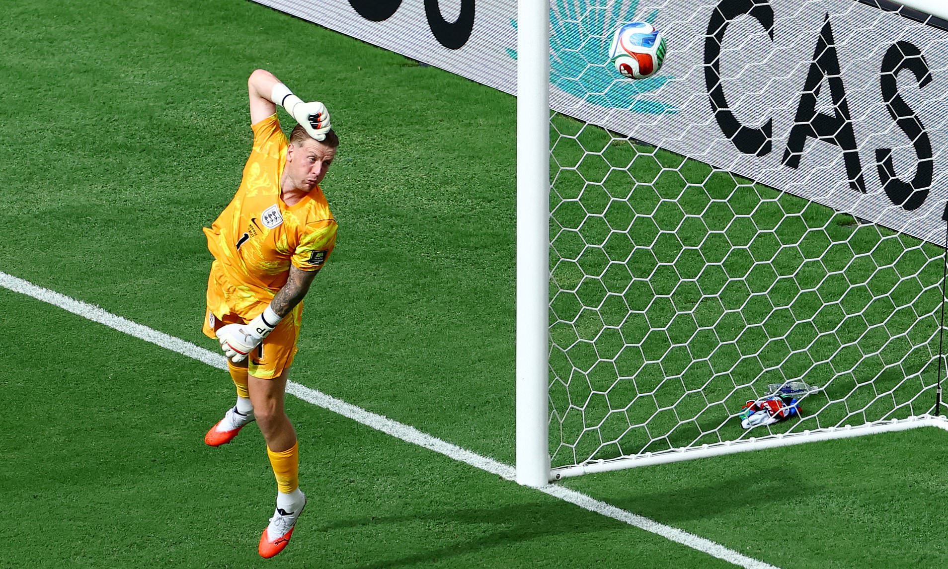 Ian Wright and Gary Neville hit out at 'poor' Jordan Pickford after England star's World Cup gaffe