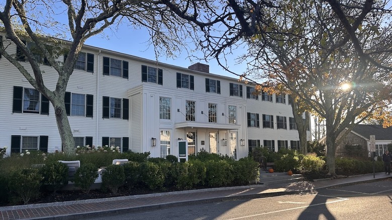 Front of Kelley House Hotel