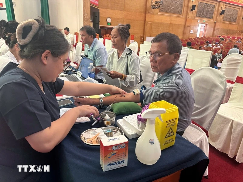 Thắp hy vọng từ những mẫu ADN của thân nhân liệt sỹ