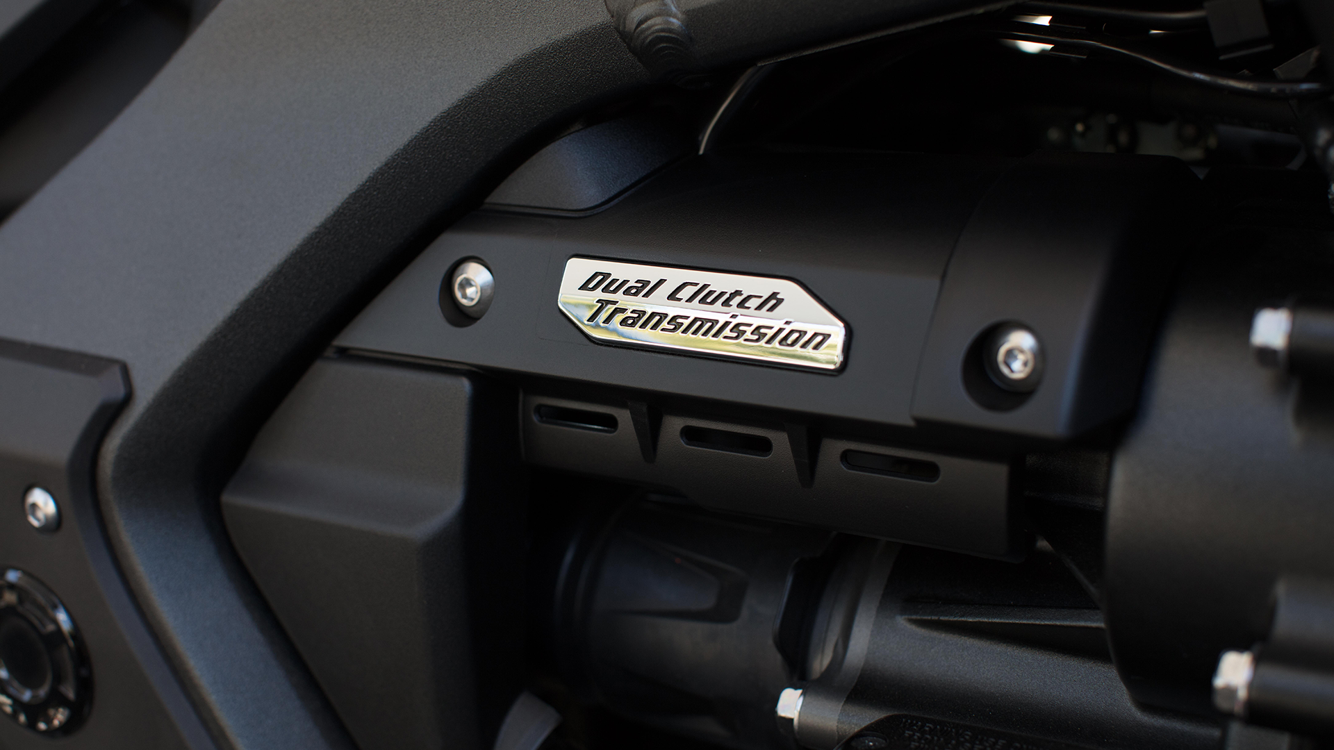 21 Honda Gold Wing Tour DCT_Badge