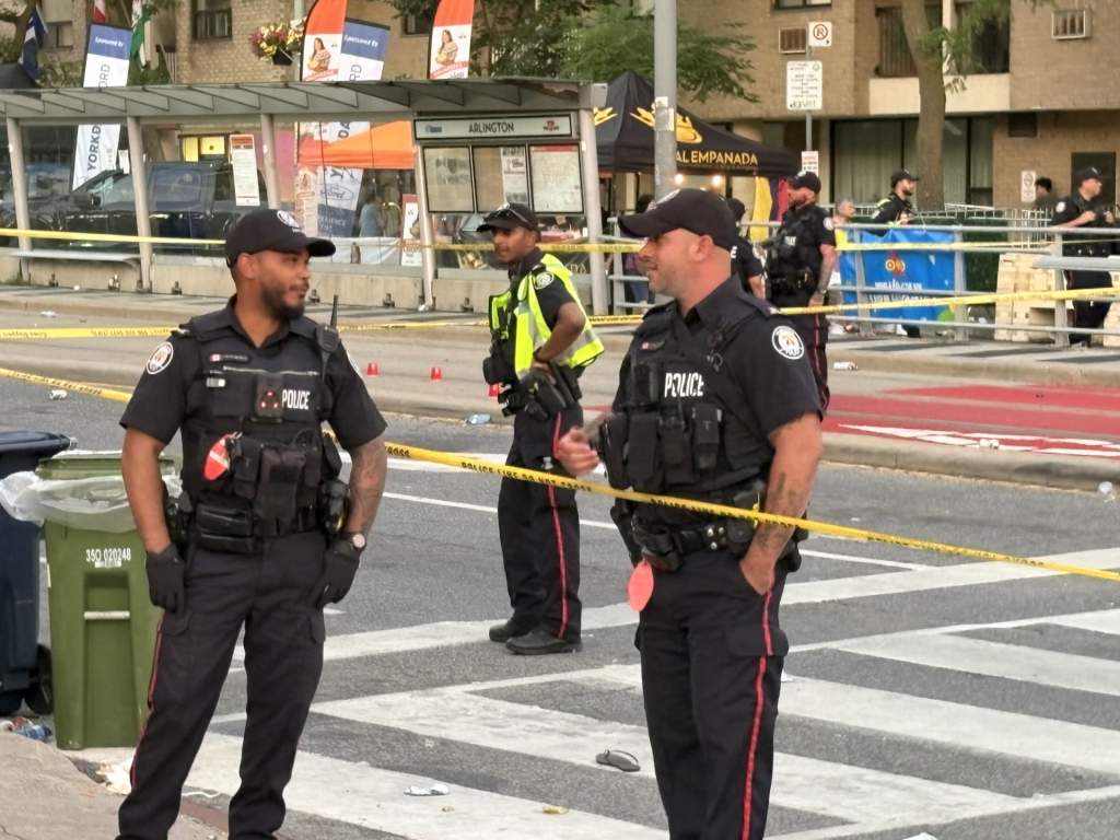 2 dead, 4 injured after exchange of gunfire in the middle of Toronto ...