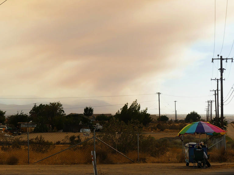LA County wildfire moves toward San Bernardino County communities