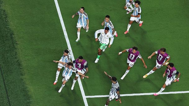 Argentina 3-1 Switzerland: Martinez. Alvarez win it late in extra time to set up England semifinal - as it happened