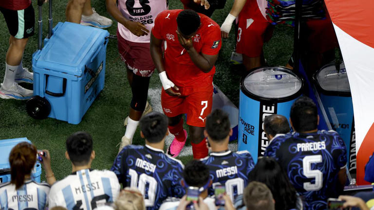 Le rouge de Breel Embolo fait parler : « C'est l'expulsion la plus ...