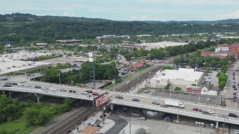 Thousands view Big Boy train in Homestead, adding to local Parkway East ...