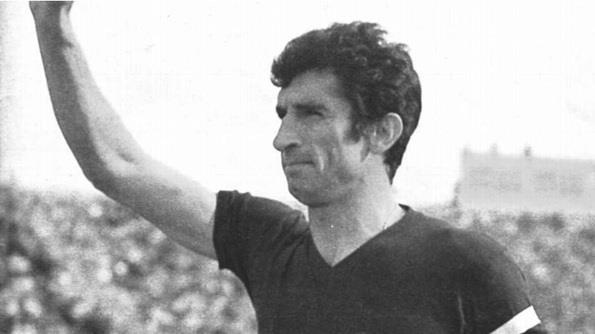 Vì sao cầu thủ Argentina đeo băng đen trong trận tứ kết World Cup?
