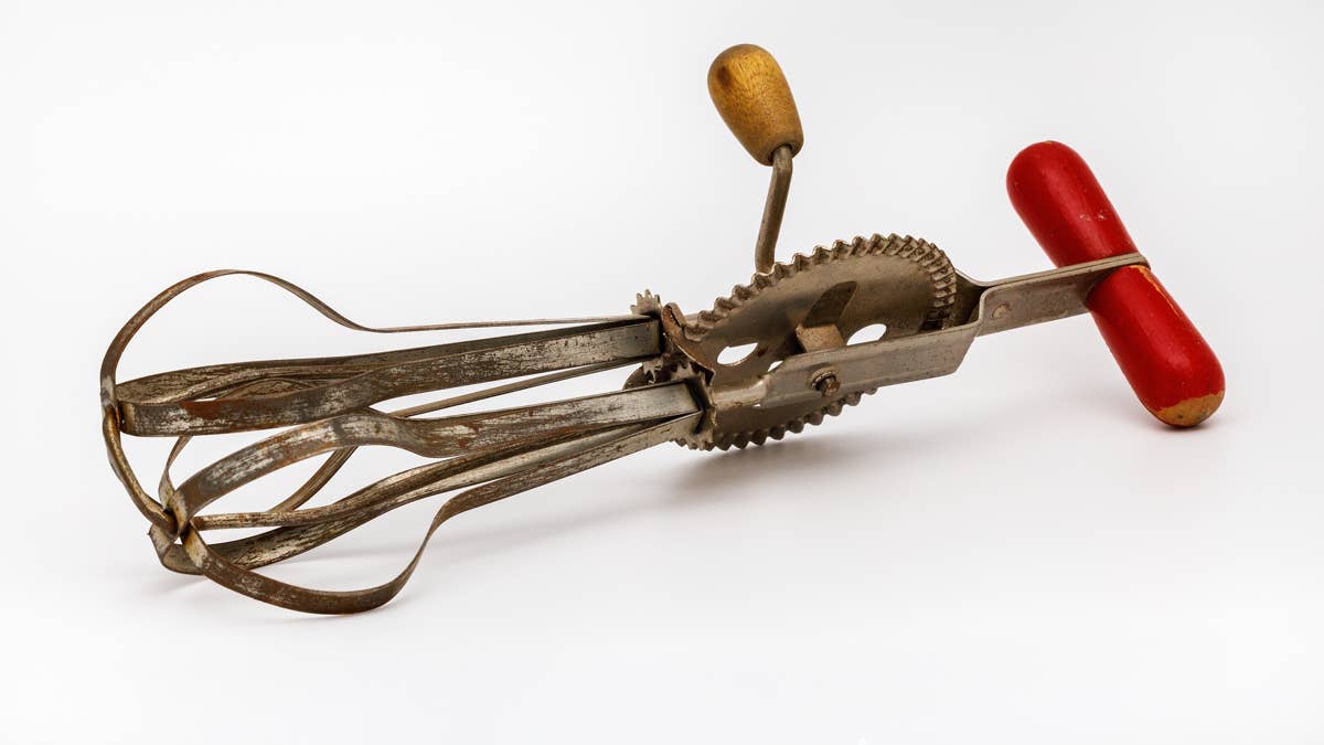 antique-metal-hand-mixer