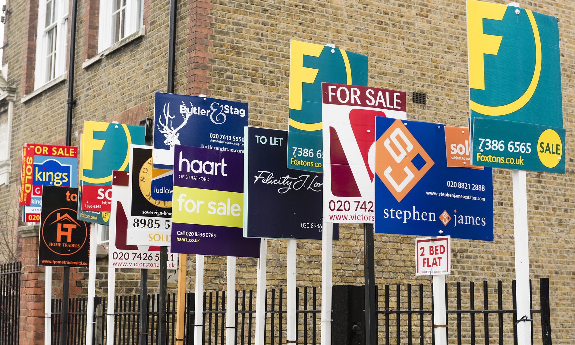 Buyers ignore inflated house prices as too many sellers list their home like it's 2021 and 2022