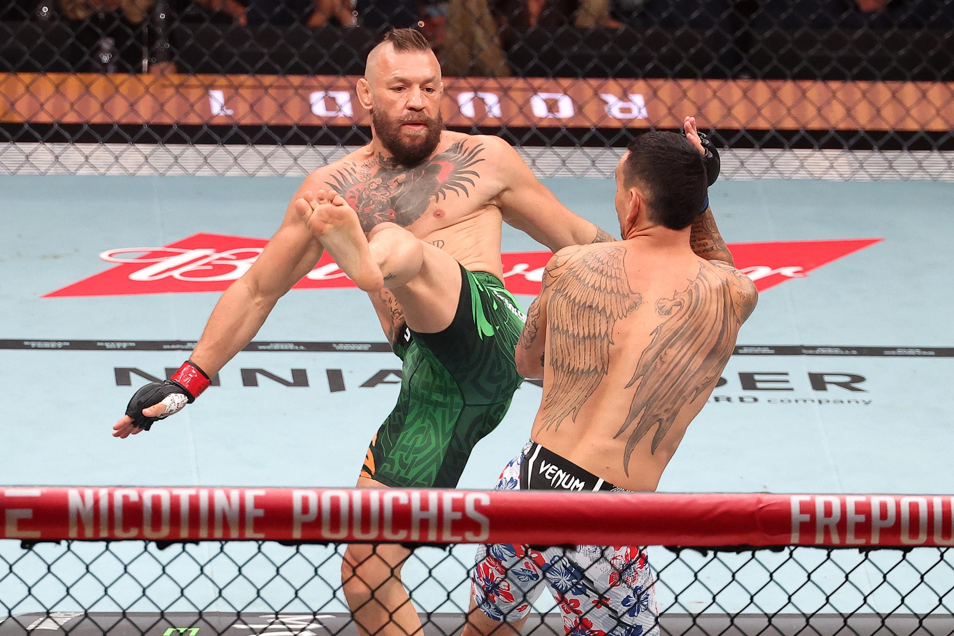 Missed fists: Fighter actually pulls off jumping switch kick, knocks out opponent instead of injuring himself