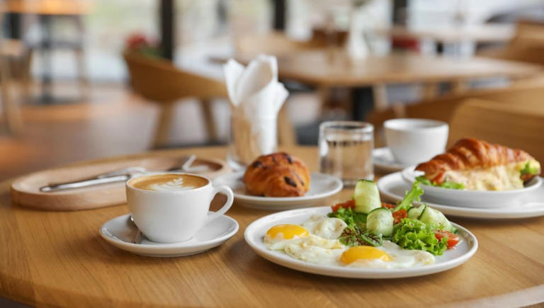 Havertown cafe debuts Monday morning with extensive breakfast and lunch ...