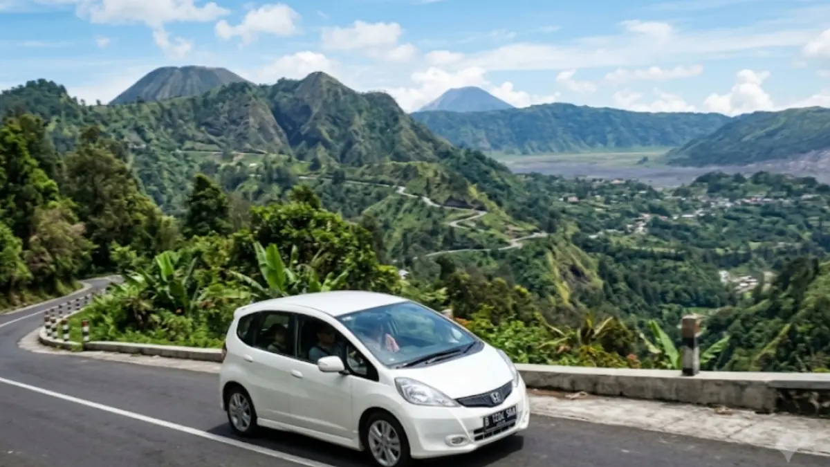 Jangan Asal Gas! 3 Cara Aman Mengemudi Mobil Matic di Tanjakan Curam Jangan Asal Gas! 3 Cara Aman Mengemudi Mobil Matic di Tanjakan Curam
