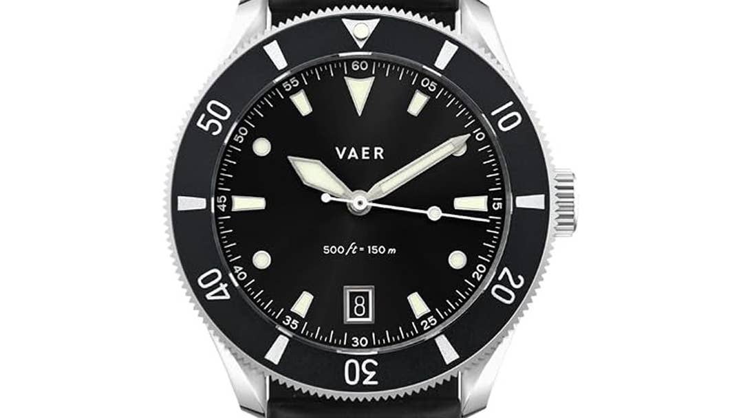 vaer-ds2-meridian-black-dive-watch