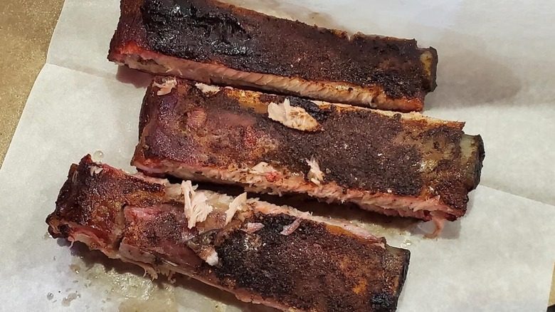 Rudy's Country Store and Bar-B-Q ribs